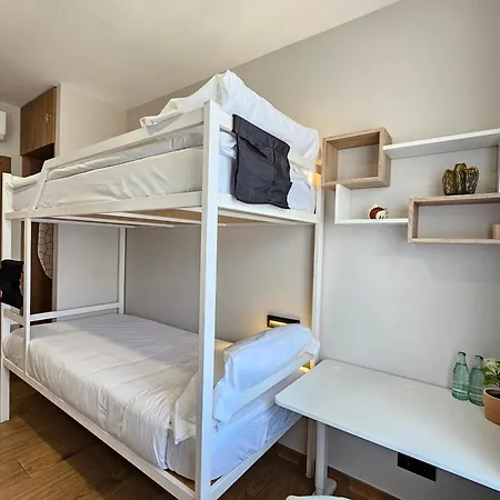 Lagom New, 5 Min Walk From The Sea * 滨海略雷特