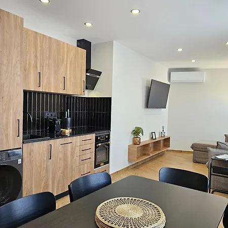 Albergue Lagom New, 5 Min Walk From The Sea Lloret de Mar