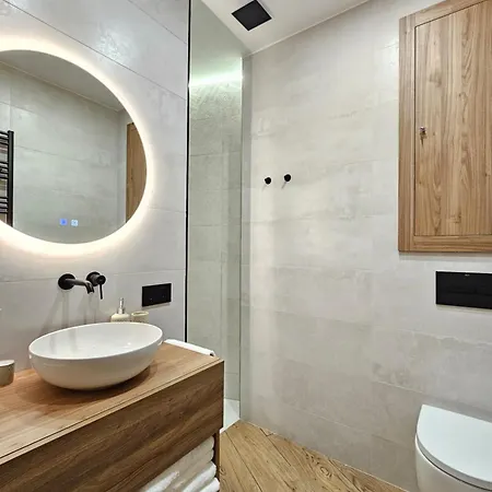 Lagom New, 5 Min Walk From The Sea Albergue *