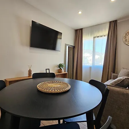 Lagom New, 5 Min Walk From The Sea Albergue Lloret de Mar