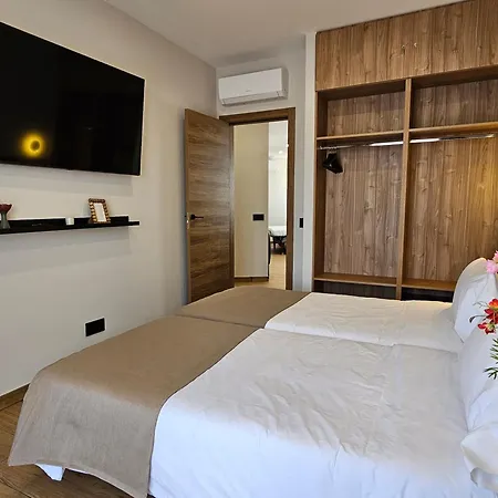 Lagom New, 5 Min Walk From The Sea Albergue *