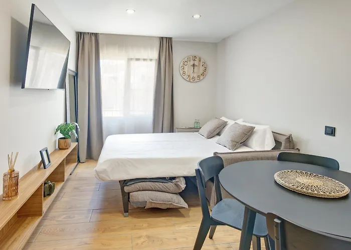 Lagom New, 5 Min Walk From The Sea Hostel Lloret de Mar